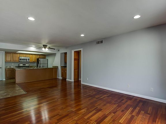 4th image of 1920 W Lindner Ave Unit 221