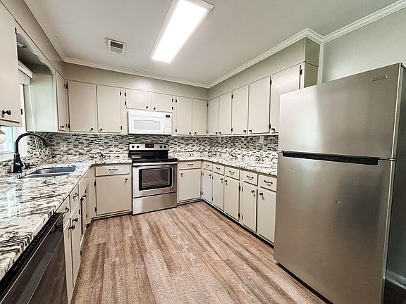 3rd image of 2682 Chattanooga Rd