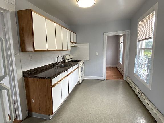 2nd image of 89 N Washington St APT 5