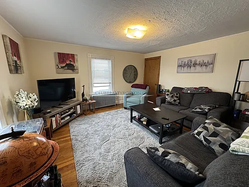 2 Oneil Pl Photo 1