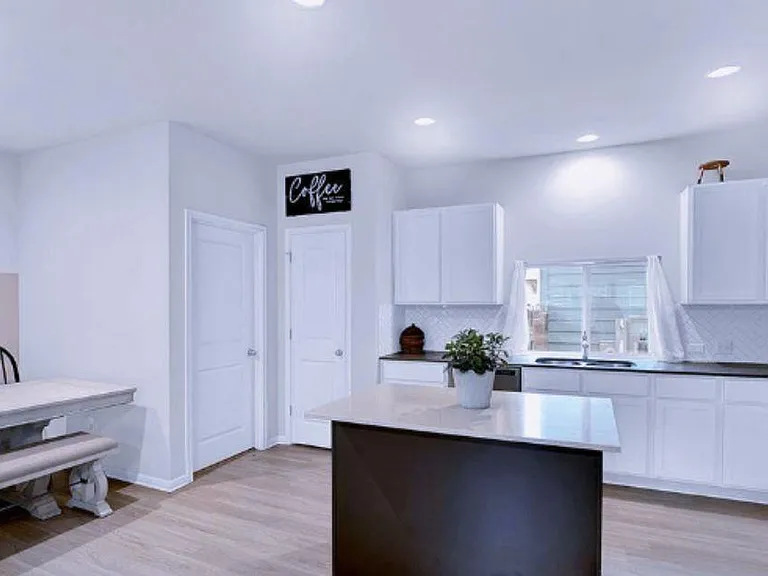 206 Mossycup Dr — Photo 6
