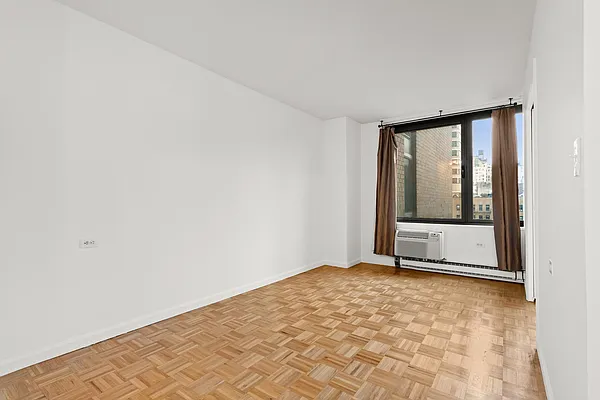 Rented by Sotheby's International Realty | media 4