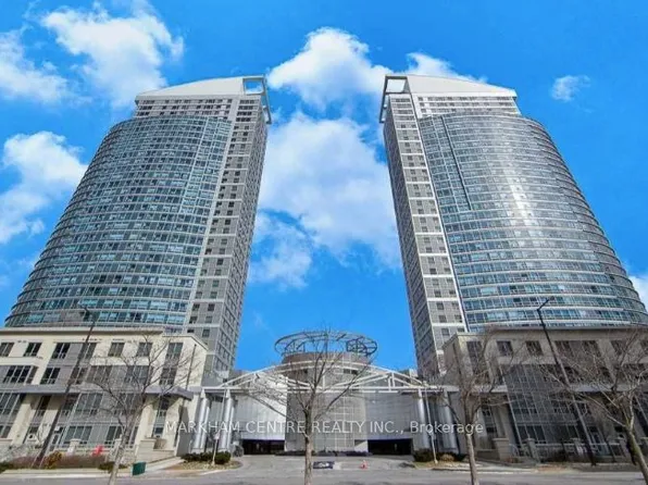 36 Lee Centre Dr #2707, Toronto, ON M1H 3K2