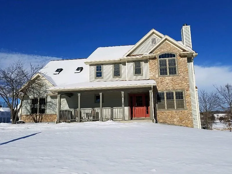 550 Cloverdale Ln photo 1