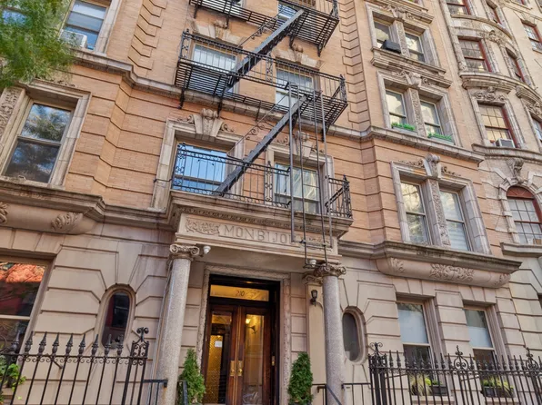 210 East 17th Street image 11 of 14