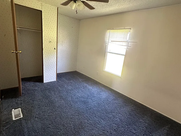 142B Roy St — Photo 12