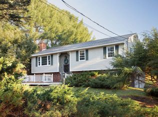 61 Raydon Rd, York, ME 03909