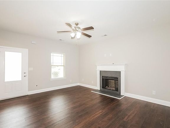2nd image of 600 Stevens Pl