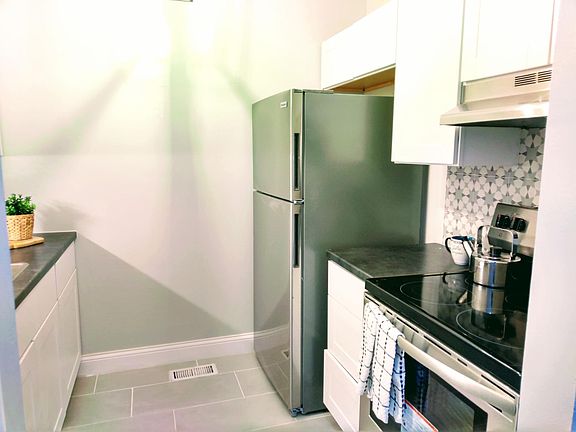 5th image of 2028 S 12th St #B