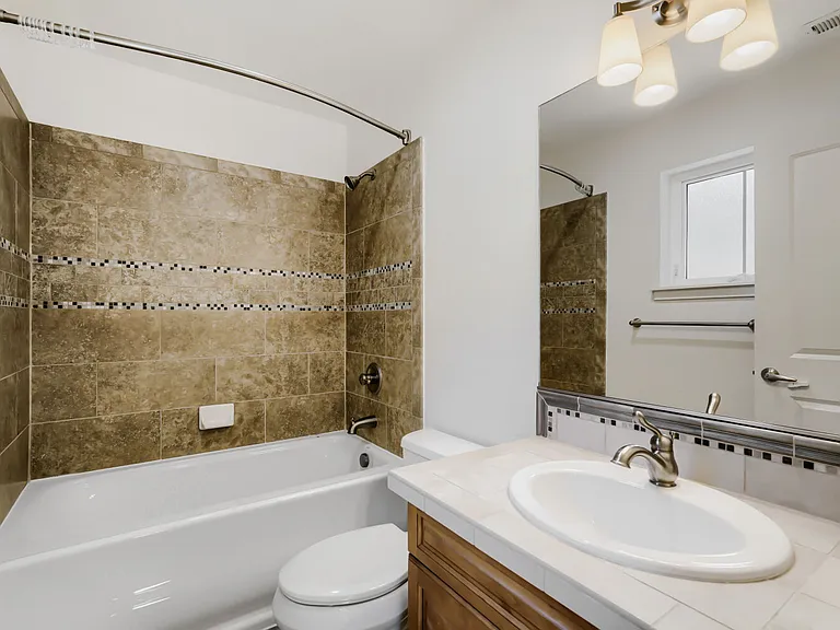 303 Bellevue Way SE — Photo 23