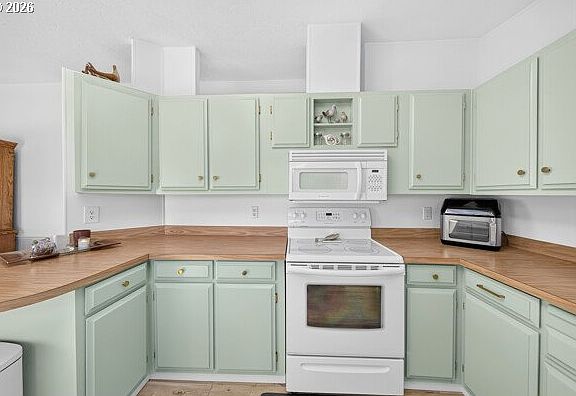 4th image of 100 River Bend Rd Space 36