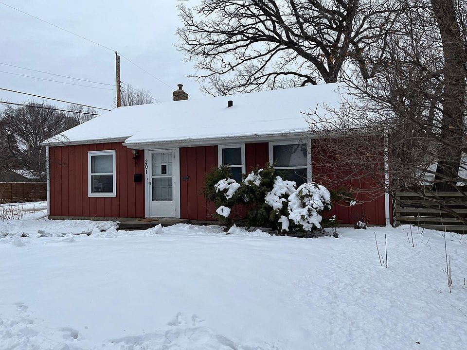 2nd image of 201 Bedford St SE