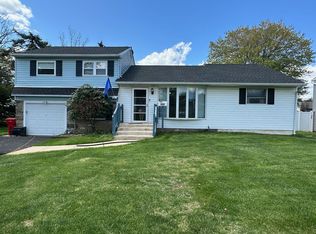 906 Walnut Rd, Warminster, PA 18974