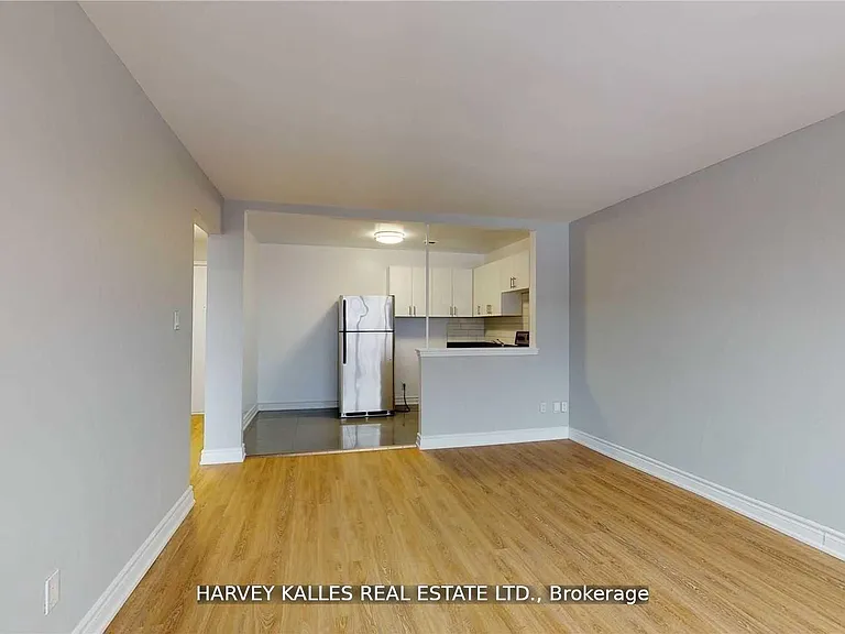 4 Greentree Ct #B3 — Photo 3