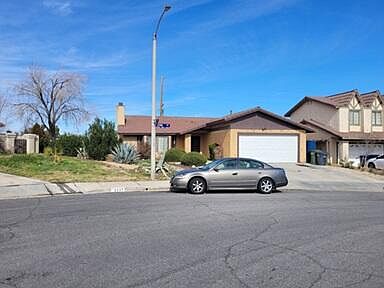 2nd image of 2231 Lyon Ave