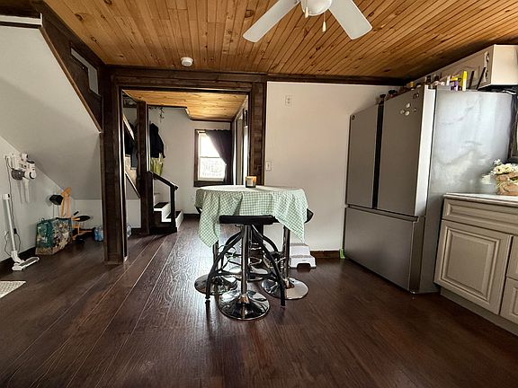 3rd image of 255 Flat Rock Rd