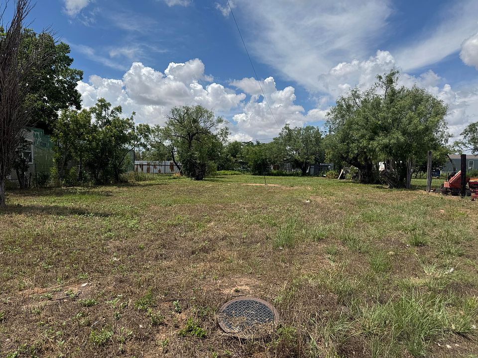 1st image of 703 N 15th Street
