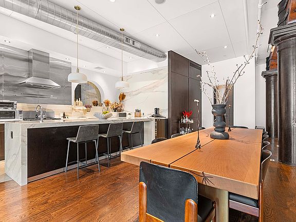 3rd image of 44 Laight St APT 1B