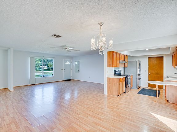 5th image of 216 18th Ave
