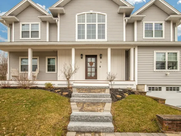 6 Lucille Dr, Tewksbury, MA 01876