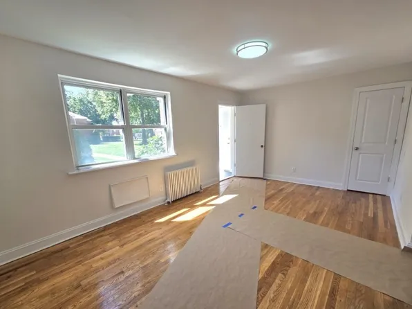 67-44 224th St Floor 1, Oakland Gardens, NY 11364