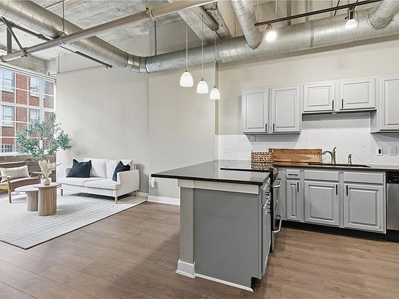 5th image of 321 W 7th St APT 402