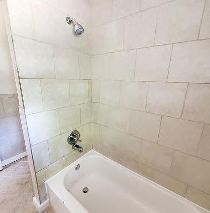 5th image of 1922 Oak Hill Ln