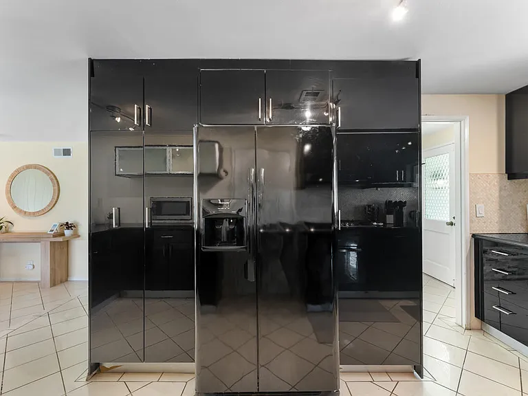 115 Brandon Dr — Photo 11