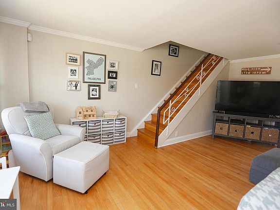 5th image of 5453 Vicaris St