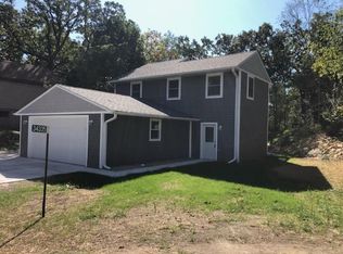34335 Honey Ln, Burlington, WI 53105