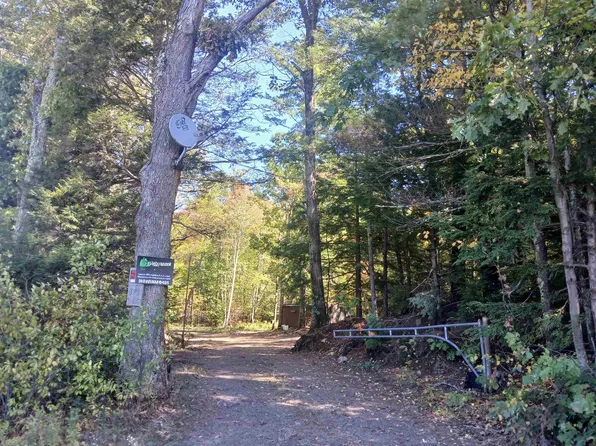 373 Calef Highway, Lee, NH 03861