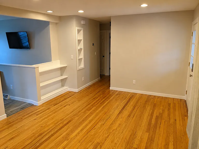 714 Pomona Rd — Photo 11