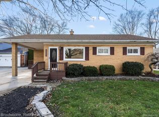 52421 Washington St, New Baltimore, MI 48047