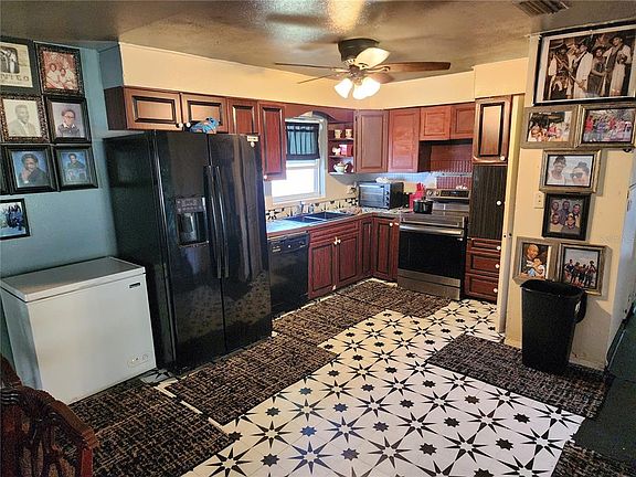 5th image of 1317 Moss Ln