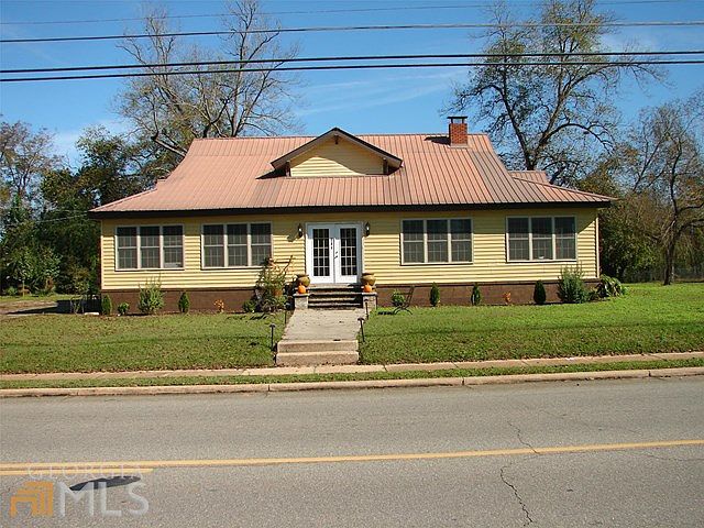 1st image of 251 Main St