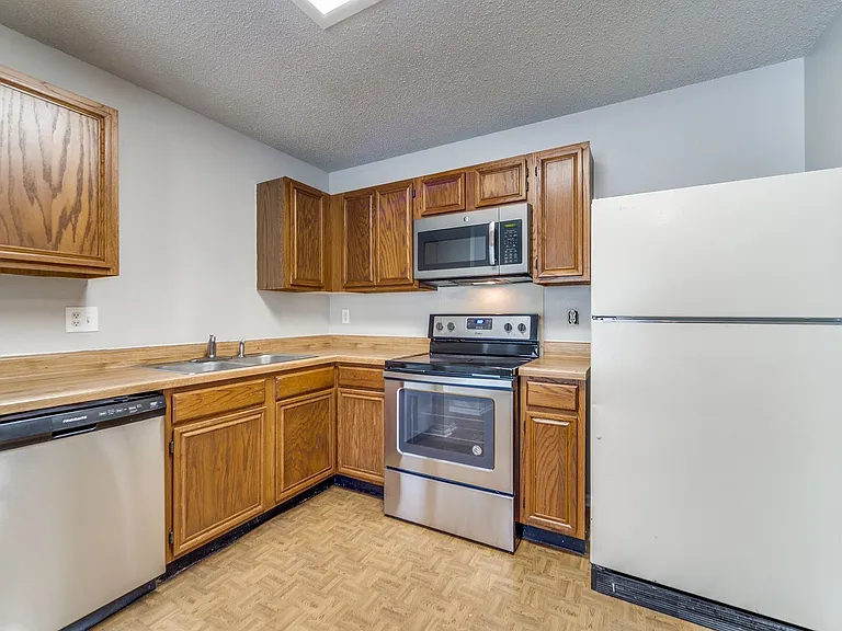 7359 Corian Park Dr — Photo 8