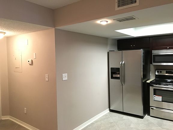 5th image of 2571 Cyprus Dr #1103
