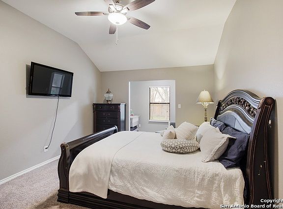4th image of 703 N Windy Knoll Dr