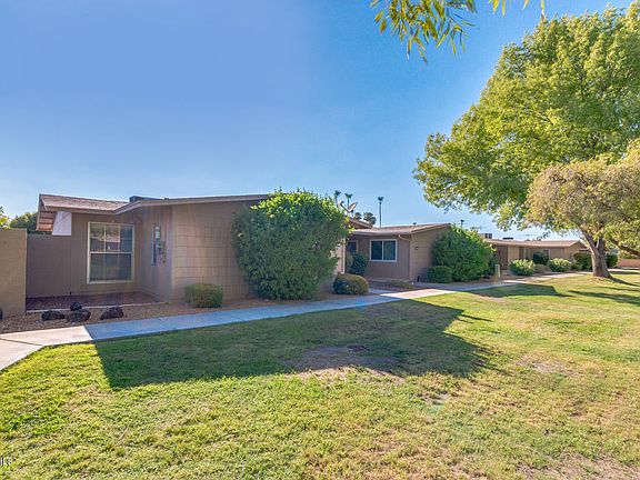 3rd image of 10585 W Palmeras Dr APT N