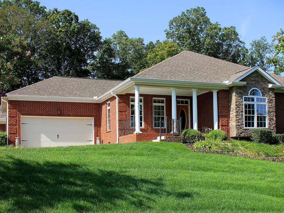 1st image of 2461 Mountain Dr