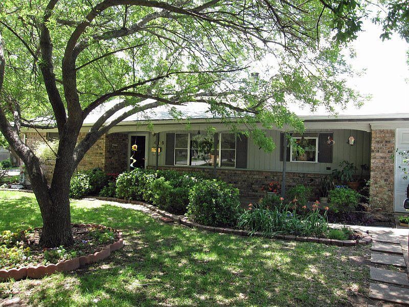1st image of 406 Dickey Dr