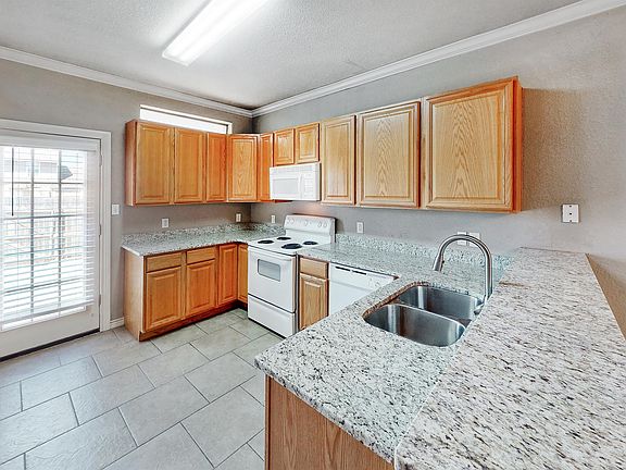 2nd image of 3867 Oldenburg Ln