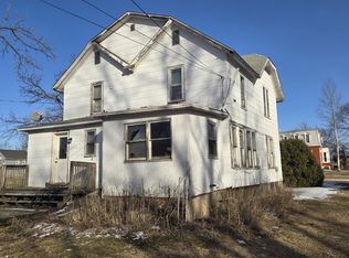 723 East St, Grinnell, IA 50112