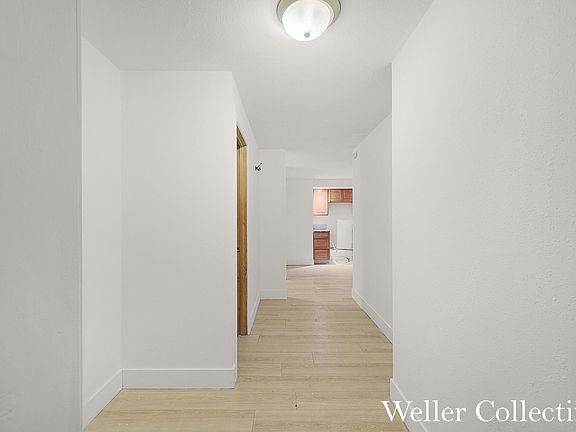 5th image of 11241 W Evergreen St