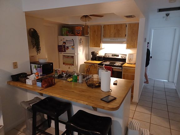 2nd image of 3225 SW Santa Barbara Pl