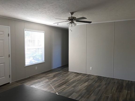 5th image of 84 Williamsburg Ln