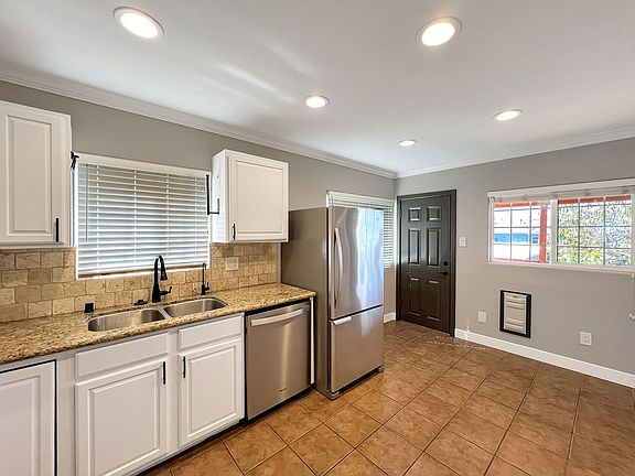 5th image of 4212-14 Hamilton St