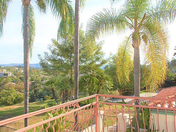 2nd image of 3193 Avenida Hacienda