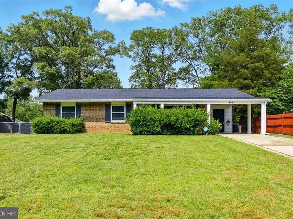 643 University Dr, Waldorf, MD 20602
