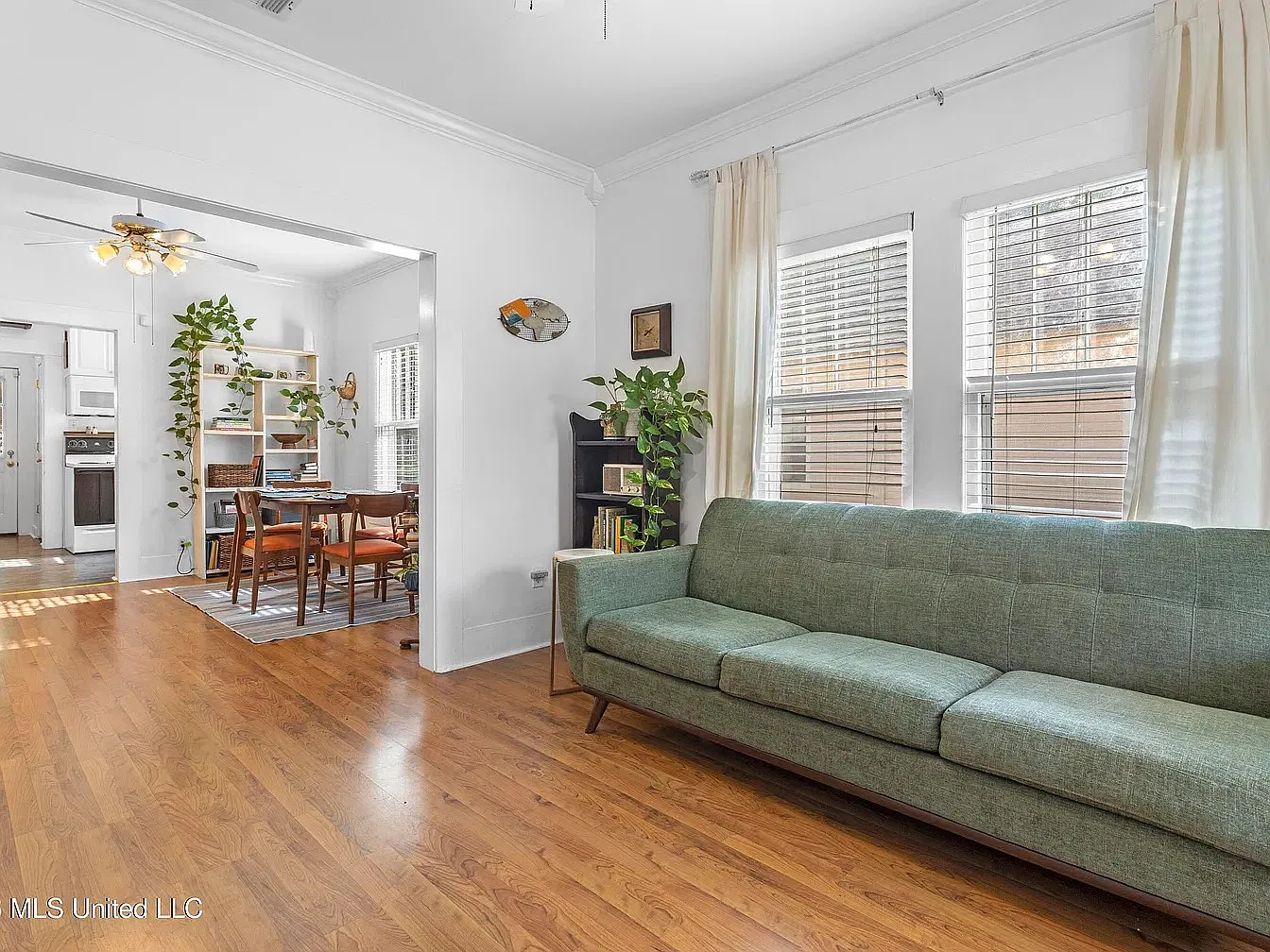 2 bed, 1031 sqft, $1,775 — Photo 4